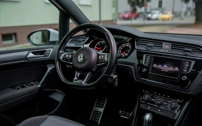 Volkswagen Touran cena 103900 przebieg: 135406, rok produkcji 2017 z Kostrzyn nad Odrą małe 562